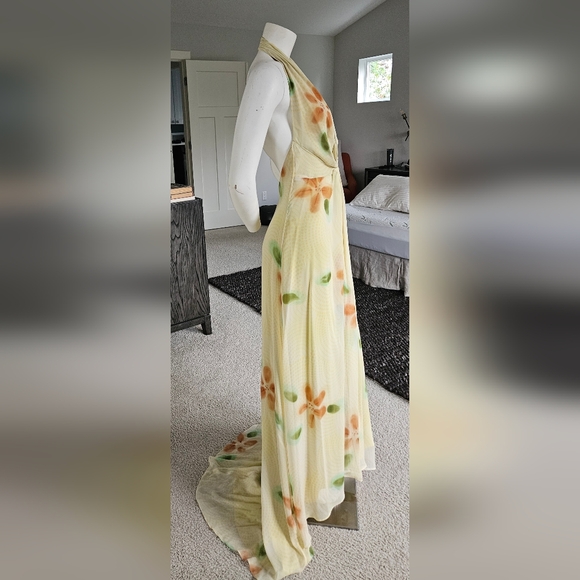 EUC Size 8 Flawless Silk Backless Gown - Picture 7 of 11